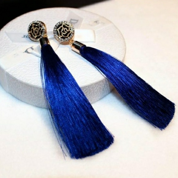 Accessories - Blue tassel earrings